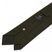 Cravate en grenadine de soie shantung vert armée, roulée à la main - 3 plis