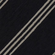 Cravate rayée en shantung de soie bleu marine et beige, roulée à la main