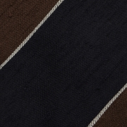 cravate à rayures épaisses en shantung de soie marron / bleu marine / blanc